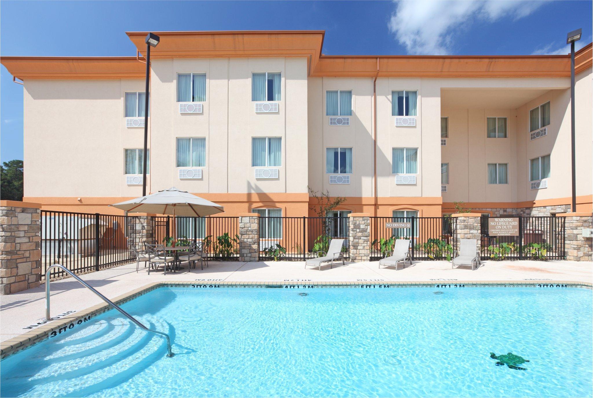 Holiday Inn Express Hotel & Suites Marshall By Ihg Экстерьер фото