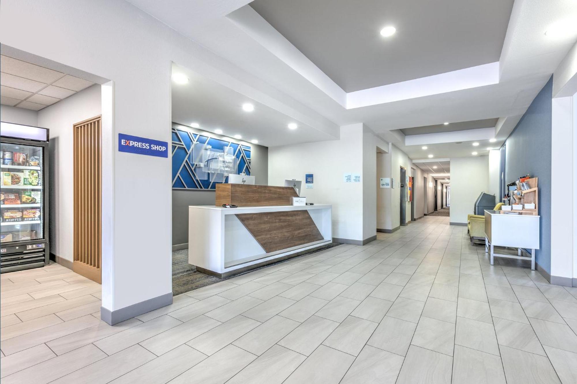 Holiday Inn Express Hotel & Suites Marshall By Ihg Экстерьер фото