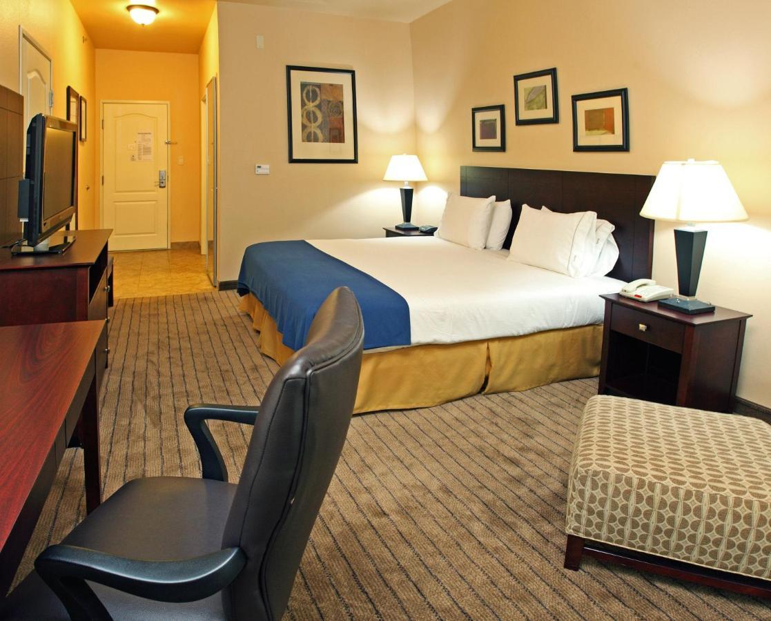 Holiday Inn Express Hotel & Suites Marshall By Ihg Экстерьер фото